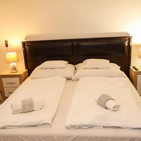Ejjelibagoly Vendeghaz Guest house