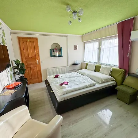 Ejjelibagoly Vendeghaz Guest house Szentes