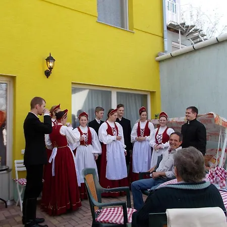 Guest house Ejjelibagoly Vendeghaz 3*