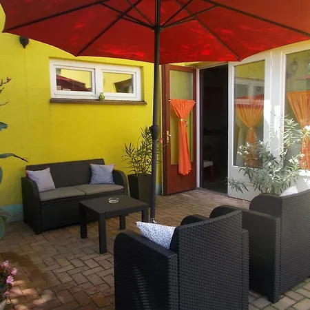 Guest house Ejjelibagoly Vendeghaz 3*